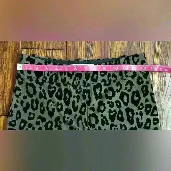 DEREK LAM 10 CROSBY Animal Print Flare Crop Pant in Green - Picture 6 of 11